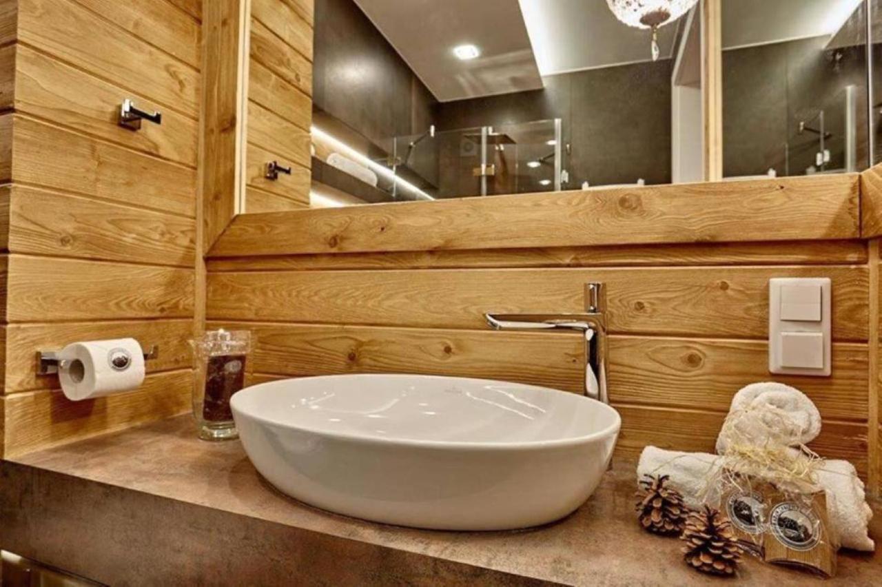 Apartamenty Pod Giewontem Gawra - Piekny Apartament Z Tarasem, Sauna I Jacuzzi W Cenie Pobytu - 5 Min Pieszo Do Krupowek Zakopane Esterno foto